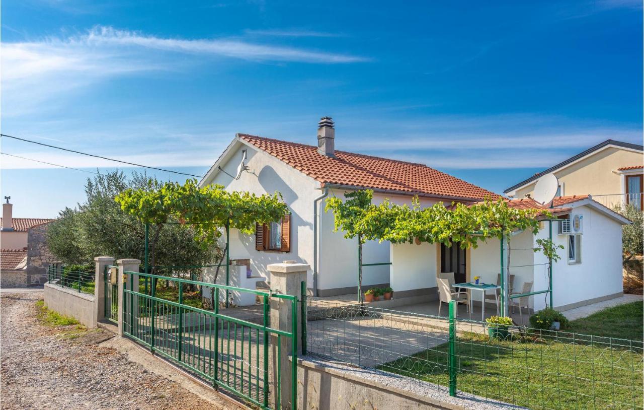 1 Bedroom Beautiful Apartment In Linardići Exterior foto