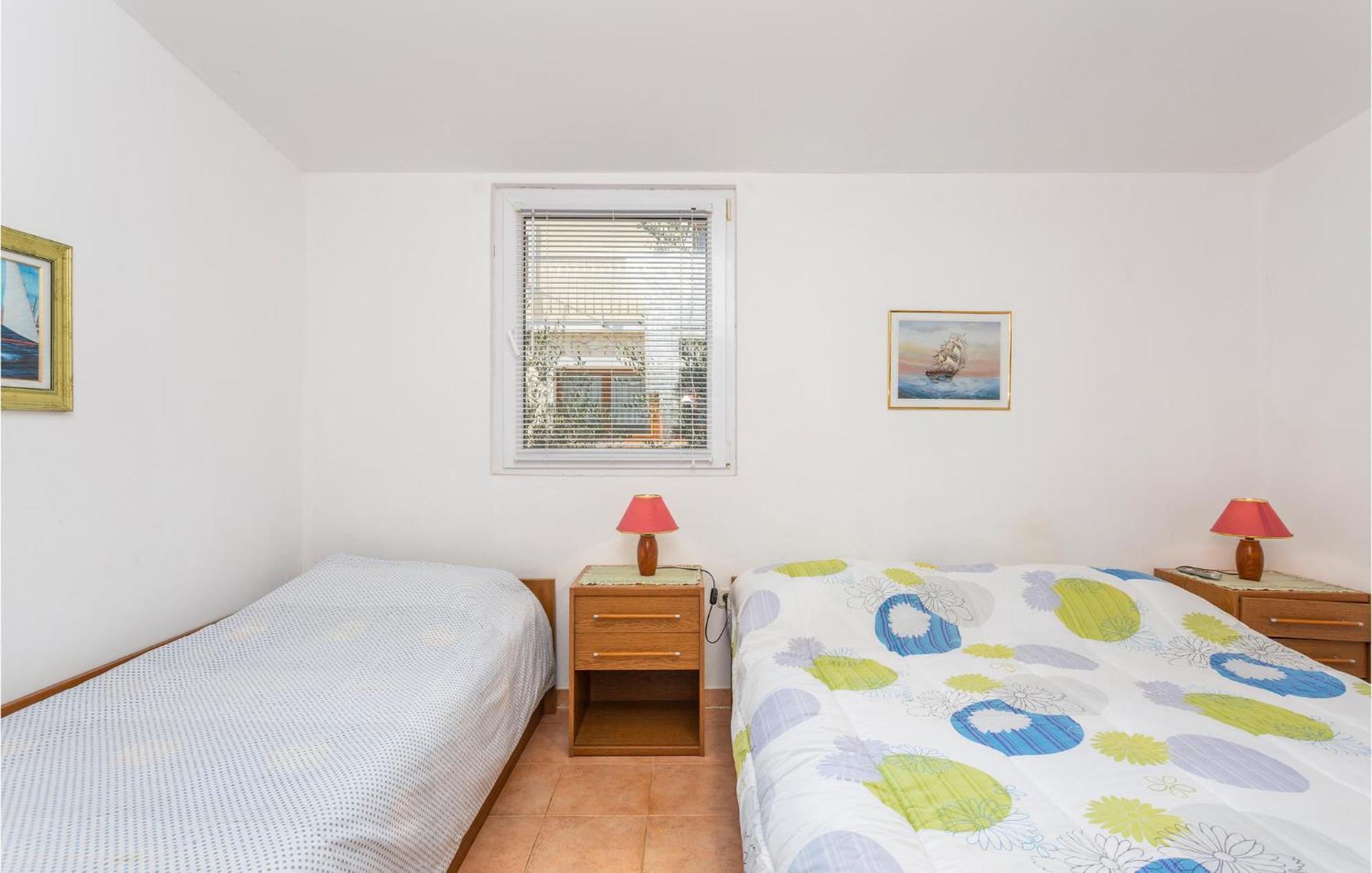 1 Bedroom Beautiful Apartment In Linardići Exterior foto