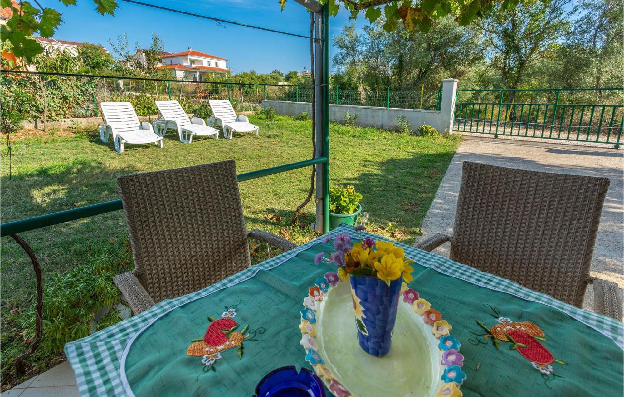 1 Bedroom Beautiful Apartment In Linardići Exterior foto